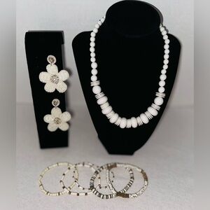 Necklace set